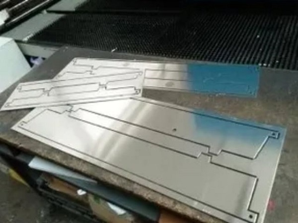Serigrafia su metallo.
