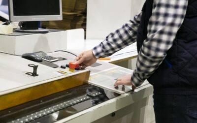 Serigrafia tecnica per quadri sinottici e pannelli di controllo: funzionalità e durabilità al servizio dell’industria